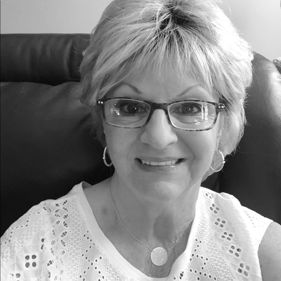 Meet your Posher, Joann - Picture 1 of 1